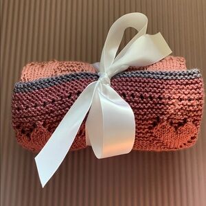 {Knit Baby Blanket} 💕heart design